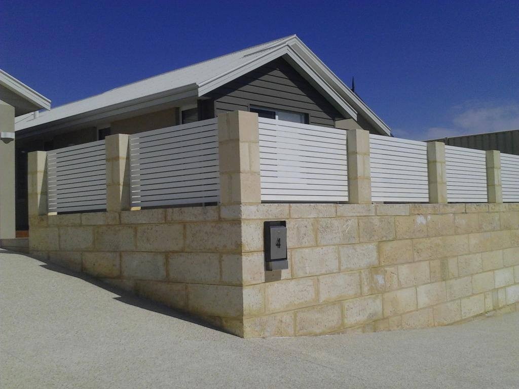 Aluminium Slat Fencing & Gates